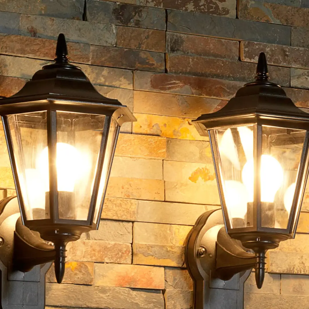 Pasang Lampu Dinding di Teras