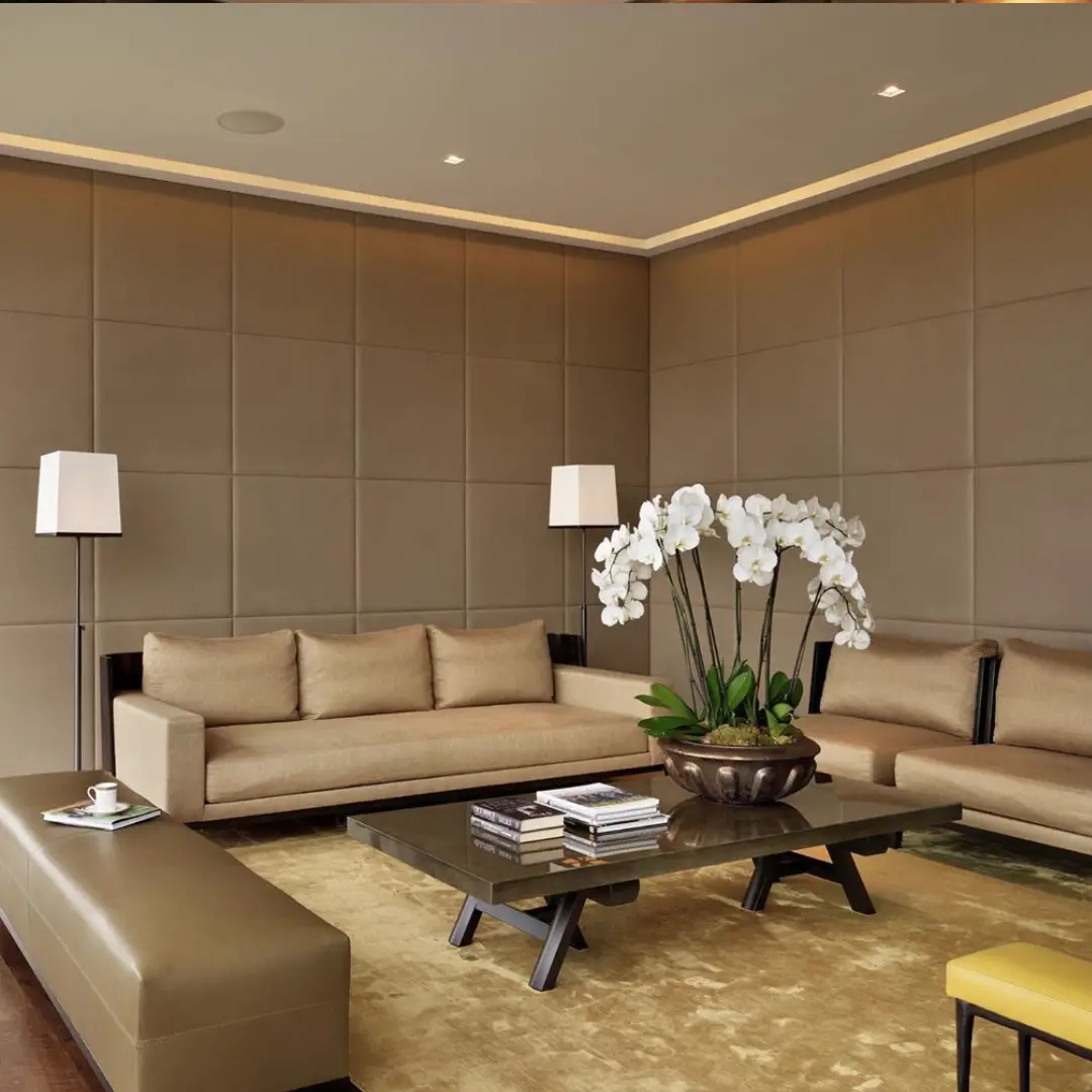 Leather Wall Panel Minimalis Coklat Muda untuk Ruang Keluarga