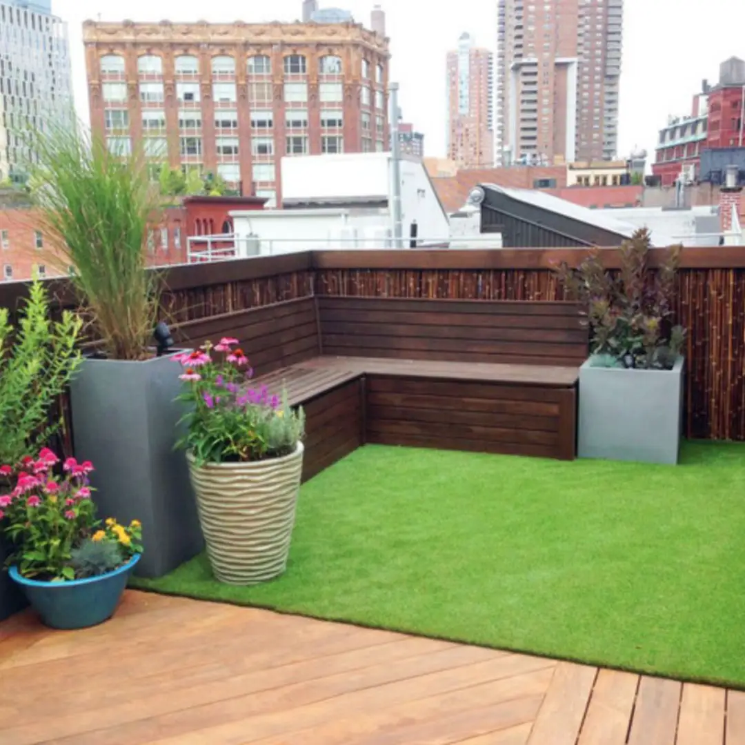 Rooftop Bergaya Natural dan Hangat