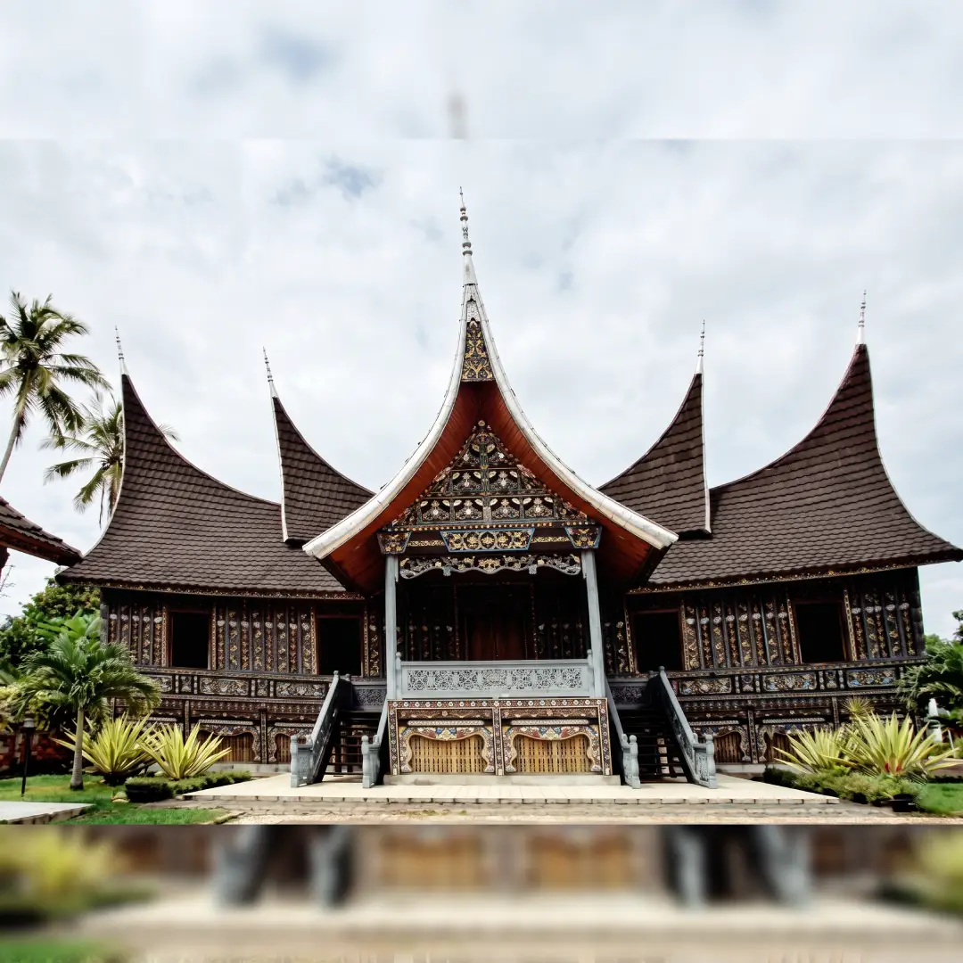 Rumah Adat Minang Gadang Gonjong Limo