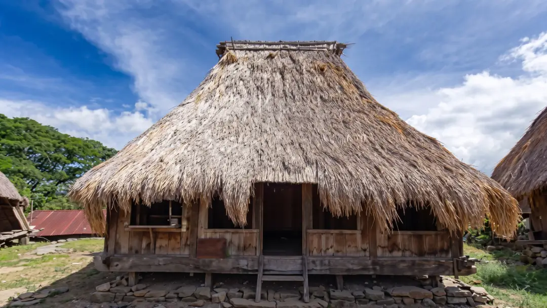 You are currently viewing Rumah Adat NTT Apa Saja? Ini Daftar Nama dan Penjelasannya!