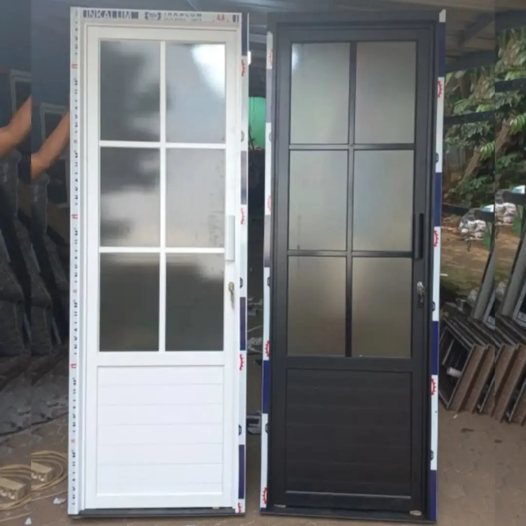Pintu Kamar Mandi Aluminium dengan Model Kaca Sekat